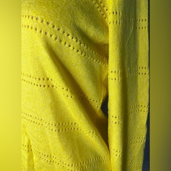 Anne Klein Marigold Yellow Knit Sweater Size Medium Pinhole Long Sleeve - Picture 6 of 6